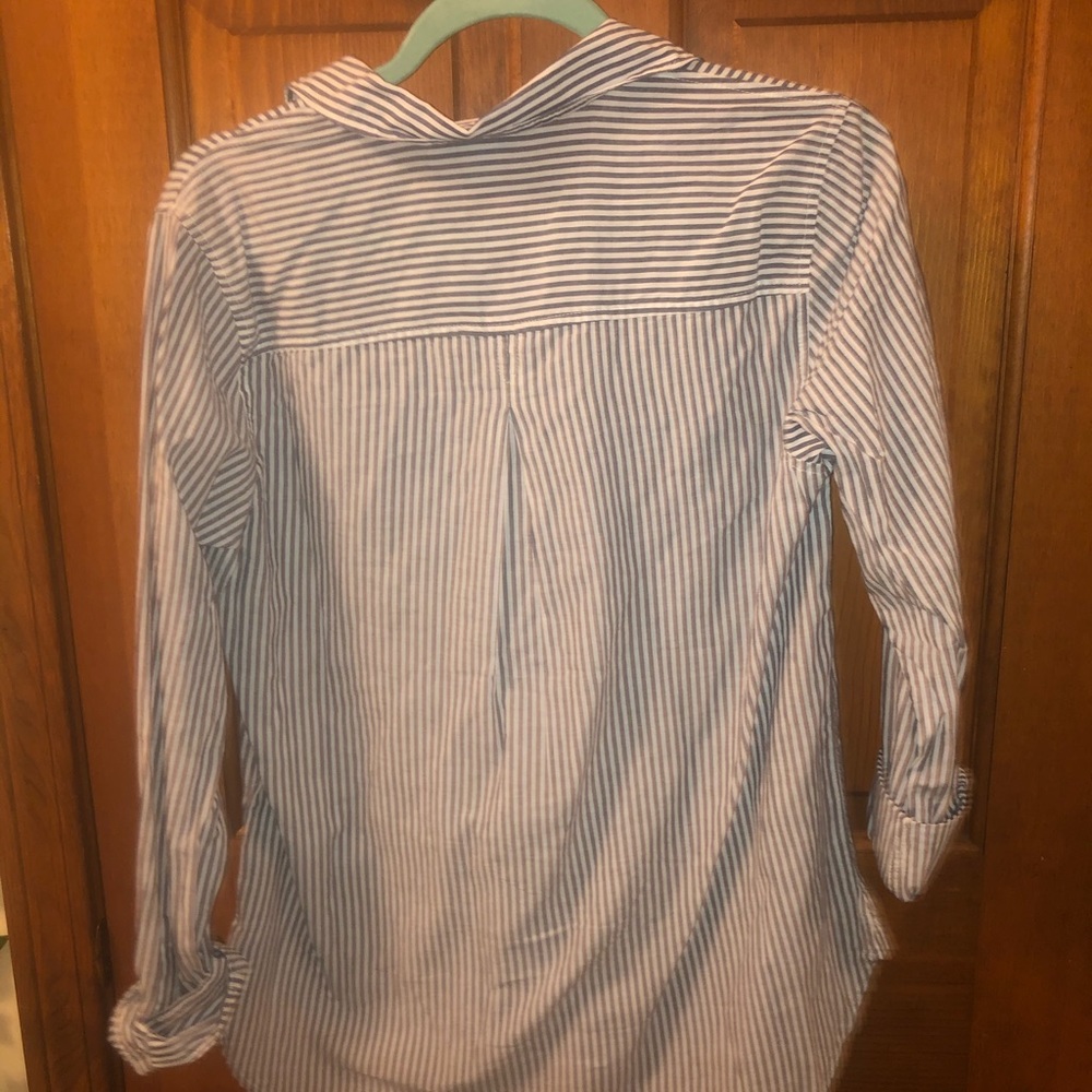 Button down blouse - Picture 2 of 3